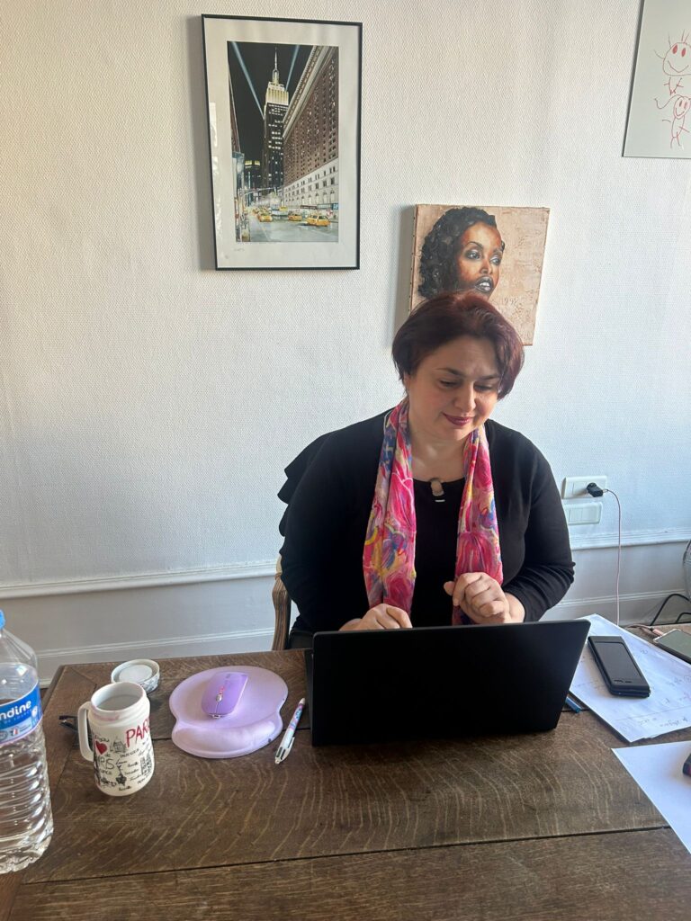 Parchaingue VEISSI, thérapeute en ligne, en francophonie, en séance d'accompagnement